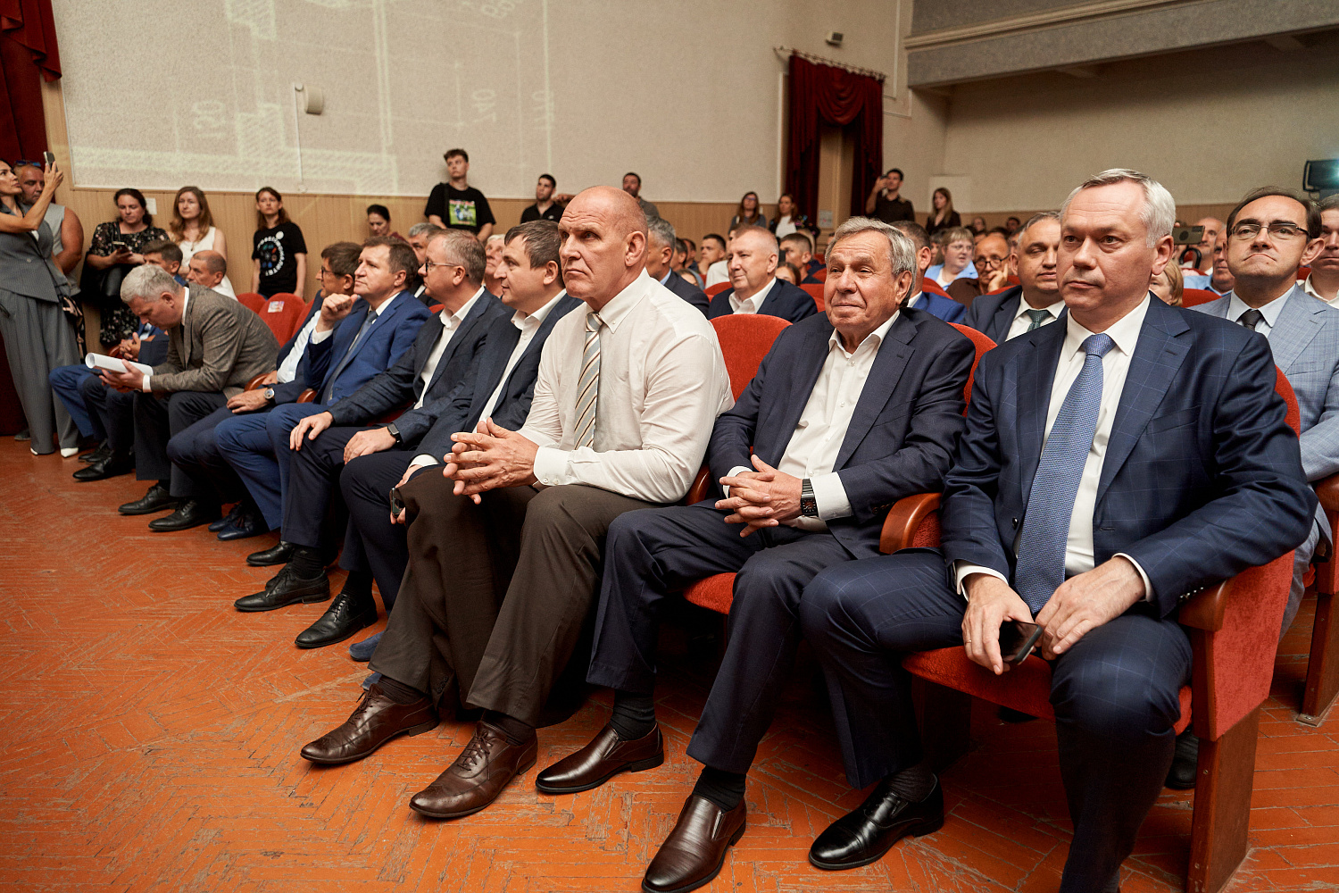 В Новосибирске проведен юбилейный День строителя